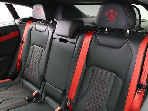 Used 2025 Lamborghini Urus SE AWD/4WD image 26