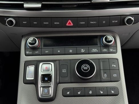 Used 2024 Hyundai Palisade SEL w/ Premium Package image 18