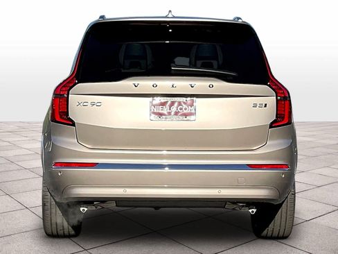New 2026 Volvo XC90 B5 Plus w/ Protection Package image 6