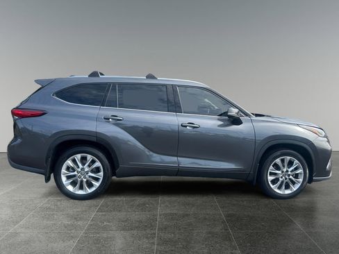 Used 2023 Toyota Highlander Limited image 8