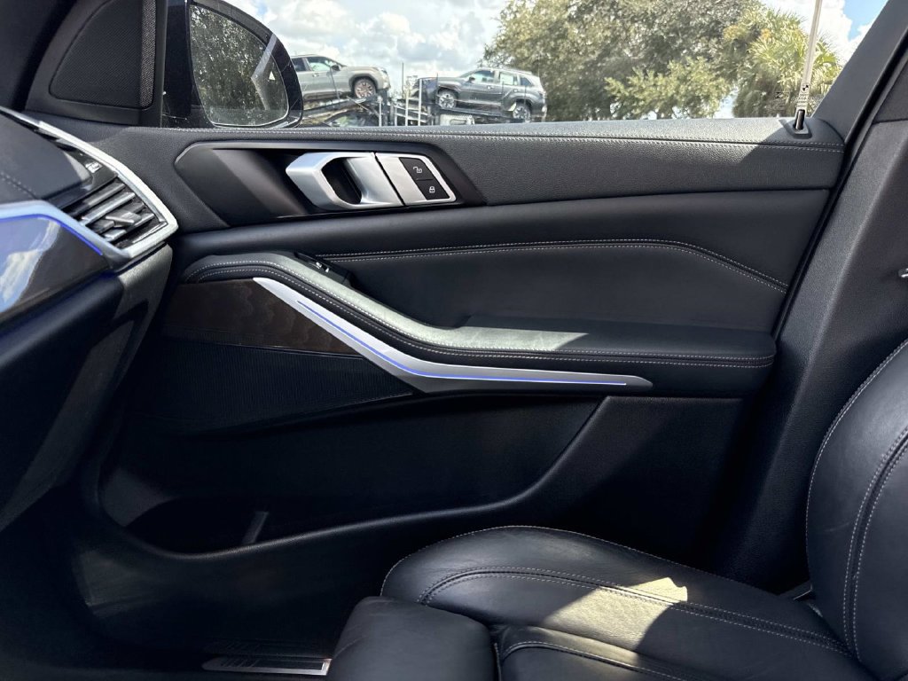 Used 2022 BMW X5 sDrive40i w/ M Sport Package RWD image 28