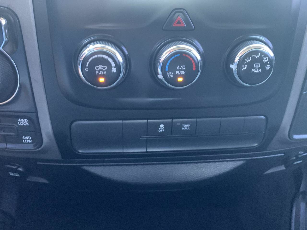 Used 2014 RAM 1500 Express AWD/4WD image 27