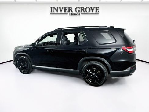 Used 2025 Honda Pilot Black Edition image 7