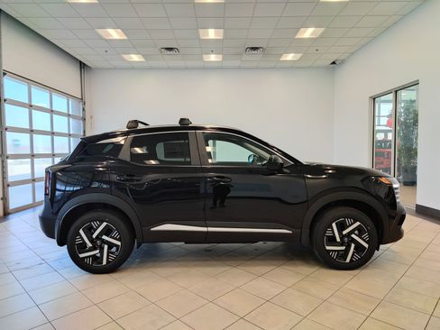 New 2026 Nissan Kicks SV FWD image 2