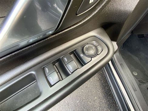 Used 2024 GMC Terrain SLT image 22