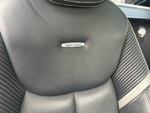 Used 2011 Mercedes-Benz SL 550 image 24