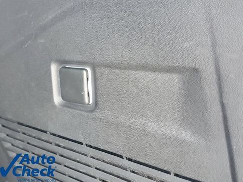 Used 2023 Chevrolet Suburban LS RWD image 9