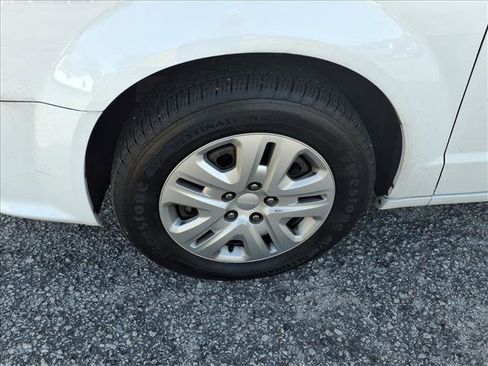 Used 2019 Dodge Grand Caravan SE FWD image 15