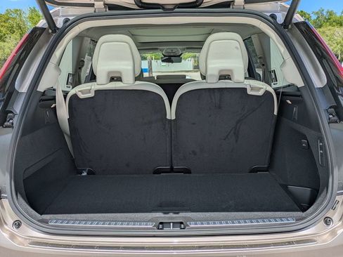 New 2026 Volvo XC90 T8 Ultra w/ Protection Package Premier AWD/4WD image 13