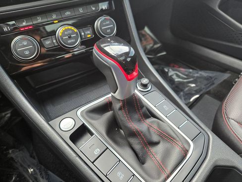 Used 2024 Volkswagen Jetta GLI Autobahn image 20