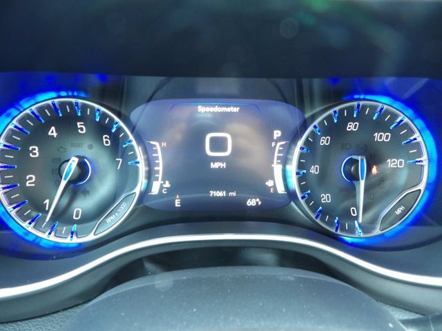 Used 2025 Chrysler Pacifica Select FWD image 22