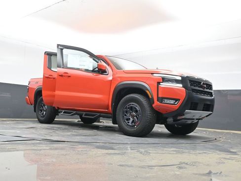 Used 2025 Nissan Frontier PRO-4X AWD/4WD image 36