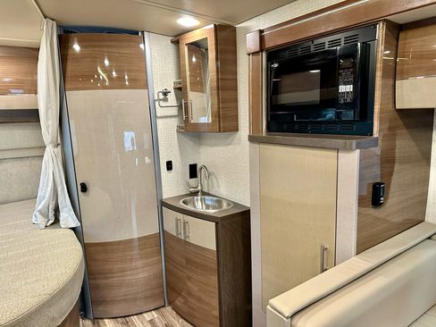 Used 2016 Mercedes-Benz Sprinter 3500 image 28