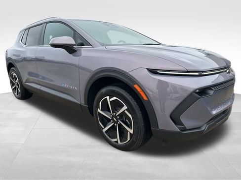 New 2026 Chevrolet Equinox EV LT image 7