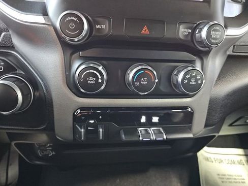 Used 2024 RAM 2500 Big Horn w/ Bed Utility Group image 17