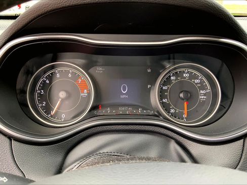 Used 2019 Jeep Cherokee Limited AWD/4WD image 25