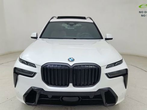 Used 2023 BMW X7 xDrive40i w/ Executive Package AWD/4WD image 2