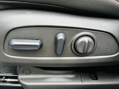 Used 2024 Chevrolet TrailBlazer RS w/ Convenience Package image 32