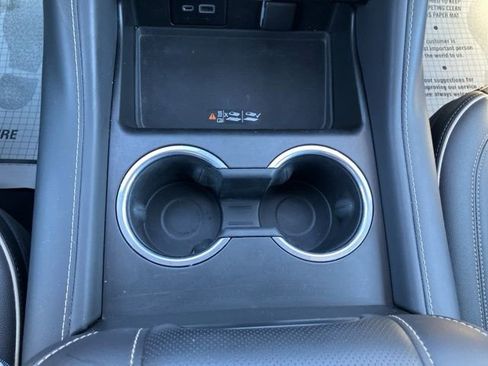 Used 2022 Chevrolet Tahoe Premier RWD image 35