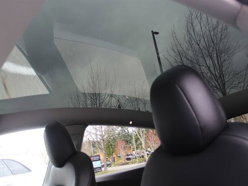 Used 2023 Tesla Model Y Long Range image 21