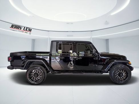 Used 2021 Jeep Gladiator Sport AWD/4WD image 2