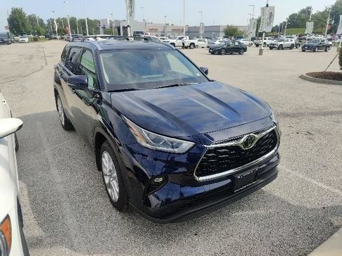 Used 2022 Toyota Highlander Limited AWD/4WD image 14