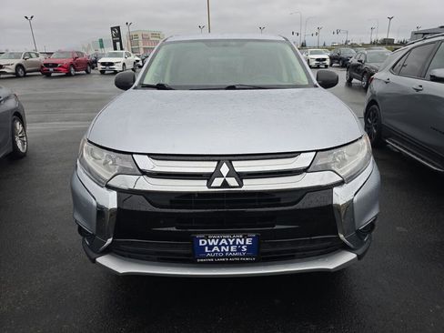 Used 2016 Mitsubishi Outlander ES image 2