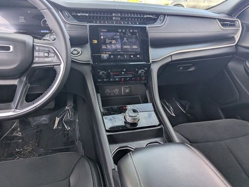 Used 2023 Jeep Grand Cherokee L Altitude image 18