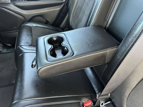 Used 2023 Jeep Grand Cherokee Altitude AWD/4WD image 8