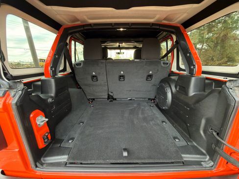 Used 2023 Jeep Wrangler Sahara image 17