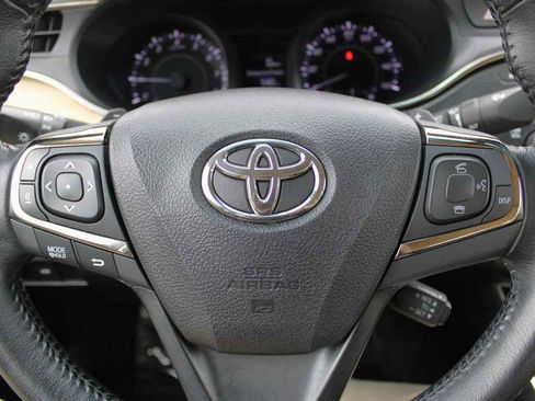 Used 2016 Toyota Avalon XLE Plus FWD image 16