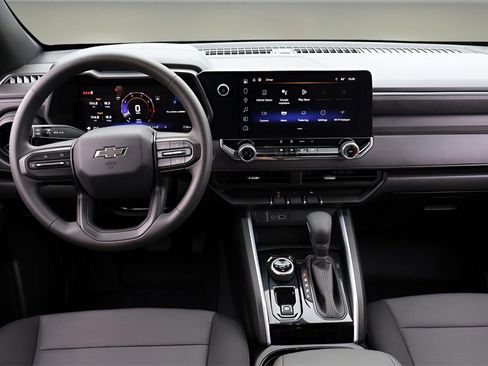 Used 2024 Chevrolet Colorado Trail Boss w/ Technology Package image 11