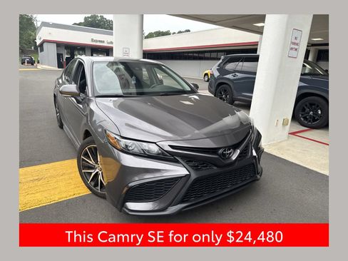 Used 2023 Toyota Camry SE FWD image 1