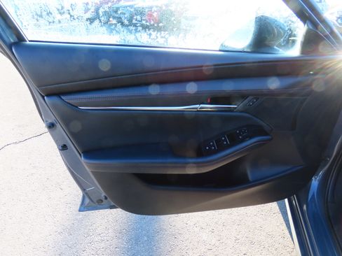 Used 2024 MAZDA MAZDA3 s image 21