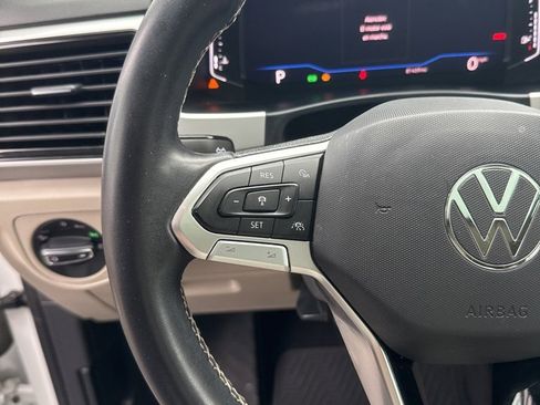 Used 2021 Volkswagen Atlas SEL Premium image 31