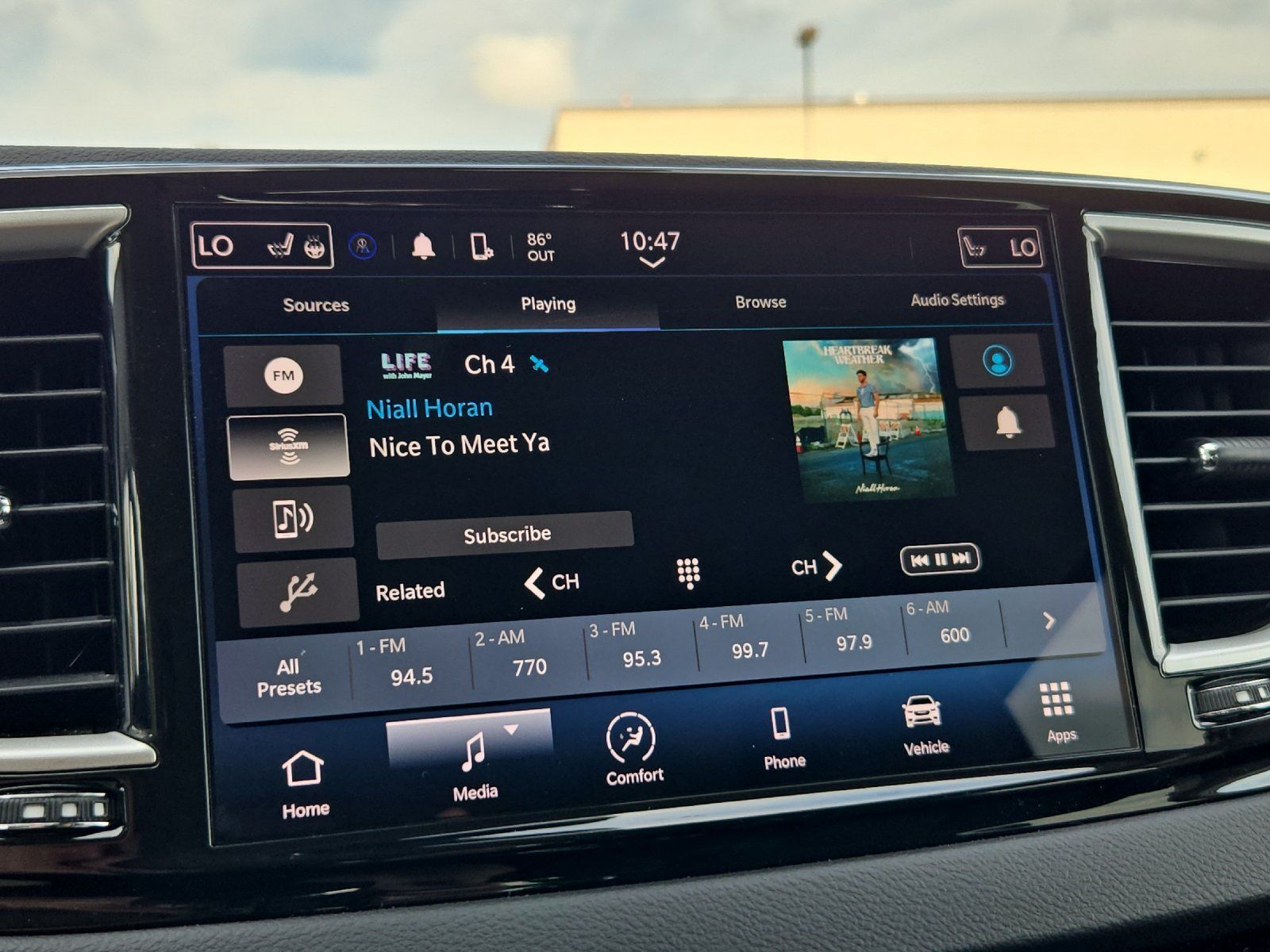 Used 2024 Chrysler Pacifica Touring-L FWD image 17