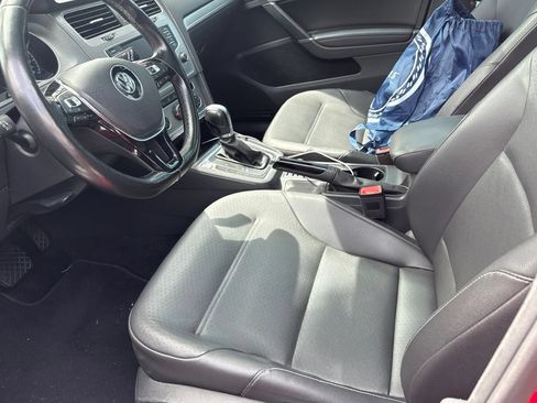 Used 2016 Volkswagen Golf SE FWD image 4
