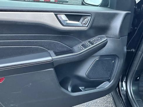 Used 2021 Ford Escape SEL image 12