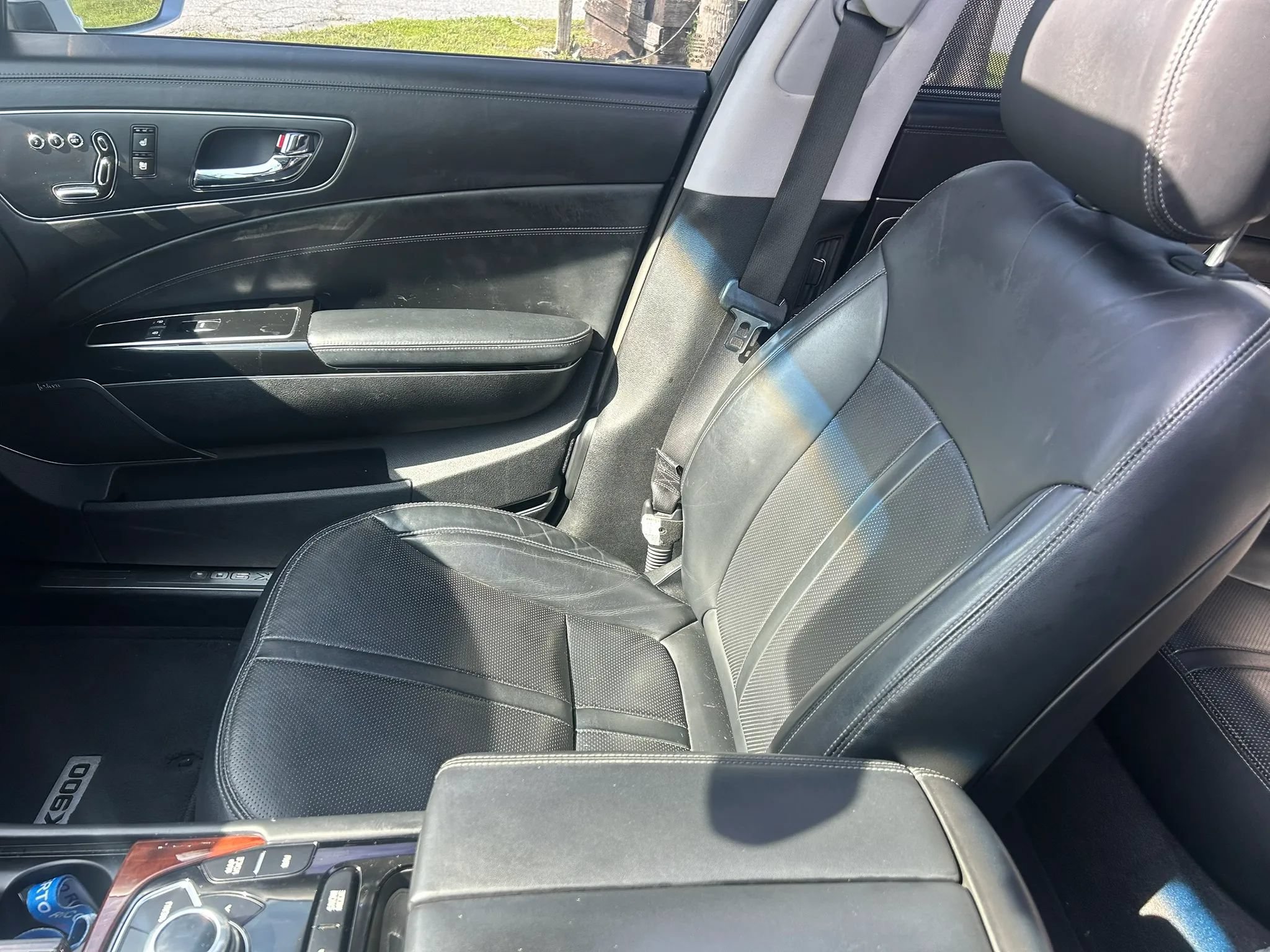 Used 2016 Kia K900 Luxury RWD image 8