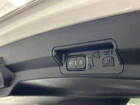 Used 2022 Ford Explorer ST w/ Equipment Group 401A image 7