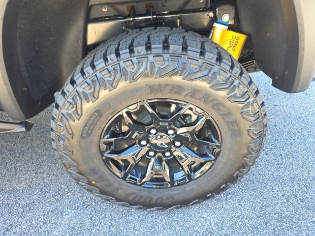 New 2026 Chevrolet Colorado ZR2 w/ Midnight Edition AWD/4WD image 13