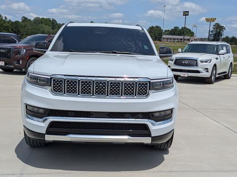 Used 2023 Jeep Grand Wagoneer Series III AWD/4WD image 8