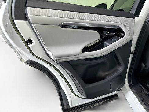 Used 2023 Land Rover Range Rover Evoque R-Dynamic S image 27