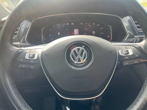 Used 2020 Volkswagen Tiguan SEL AWD/4WD image 21