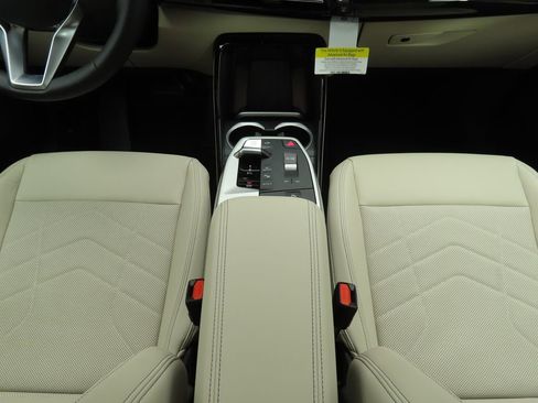 Certified 2025 BMW X1 xDrive28i w/ Premium Package image 15