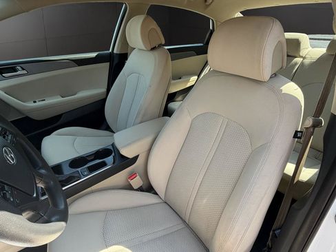Used 2017 Hyundai Sonata SE FWD image 9