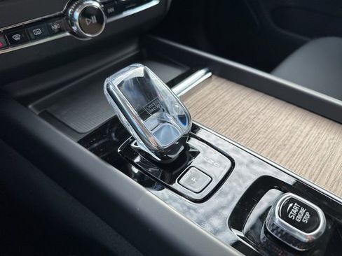 New 2026 Volvo XC60 B5 Plus w/ Protection Package Premier image 14