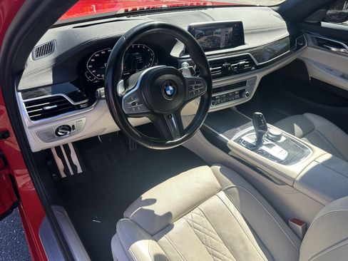 Used 2022 BMW 740i xDrive w/ Luxury Rear Seating Package AWD/4WD image 19