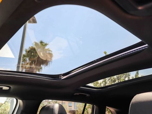 Used 2023 Mercedes-Benz GLB 250 image 19