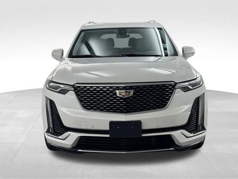 Used 2022 Cadillac XT6 Premium Luxury FWD image 3
